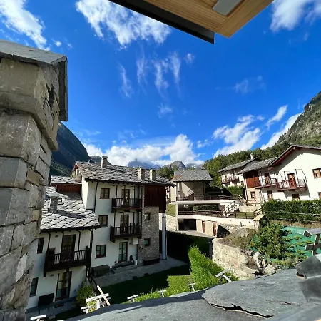 Daire Ginny's House By World *