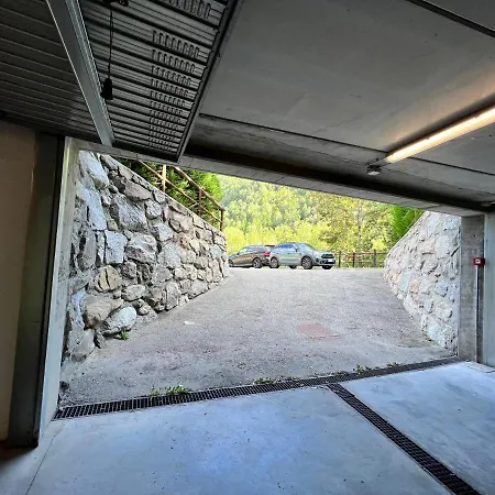 Daire Ginny's House By World