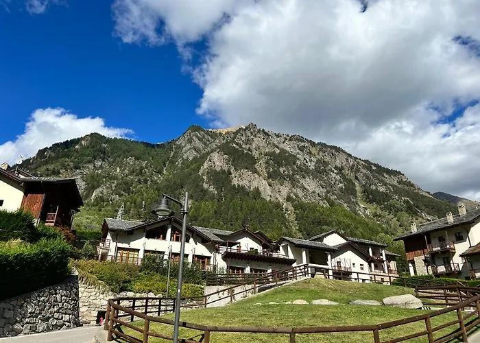 Ginny's House By World *